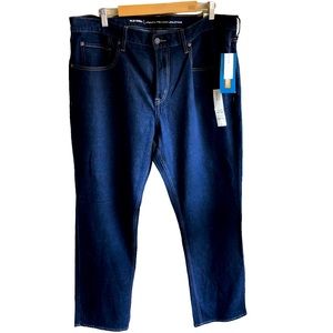 Old Navy Dark Wash Athletic Cut Straight Leg Jeans w/ Built in Flex. W38 x L32